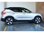 Volvo XC40 Single Motor Extended Range Ultimate 82 kWh | 97% SOH | Semi-Electrische Wegklapbare Trekhaak | Panoramadak | 360° Parkeercamera | Parkeersensoren voor + achter | Google Infotainment | 4-Seizoenenbanden | Stoelverwarming | Stuurwielverwarming