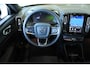 Volvo XC40 Single Motor Extended Range Ultimate 82 kWh | 97% SOH | Semi-Electrische Wegklapbare Trekhaak | Panoramadak | 360° Parkeercamera | Parkeersensoren voor + achter | Google Infotainment | 4-Seizoenenbanden | Stoelverwarming | Stuurwielverwarming