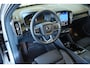 Volvo XC40 Single Motor Extended Range Ultimate 82 kWh | Semi-Electrische Wegklapbare Trekhaak | Panoramadak | 360° Parkeercamera | Parkeersensoren voor + achter | Google Infotainment | 4-Seizoenenbanden | Stoelverwarming | Stuurwielverwarming