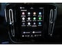 Volvo XC40 Single Motor Extended Range Ultimate 82 kWh | 97% SOH | Semi-Electrische Wegklapbare Trekhaak | Panoramadak | 360° Parkeercamera | Parkeersensoren voor + achter | Google Infotainment | 4-Seizoenenbanden | Stoelverwarming | Stuurwielverwarming