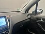 Peugeot 208 1.2 PureTech Allure Panorama Dak | Climate Control | Cruise | Carplay | 16" Lichtmetaal | Navigatie | Parkeersensoren | Achteruitrijcamera | Apple Carplay/Android Auto|telefoonintegratie premium | Chroom delen exterieur