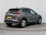 Hyundai Kona Electric EV Premium 64 kWh | SOH 95.2% | Trekhaak fietsendrager | Stoelverwarming & verkoeling | Achteruitrij camera |