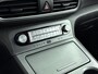 Hyundai Kona Electric EV Premium 64 kWh | SOH 95.2% | Trekhaak fietsendrager | Stoelverwarming & verkoeling | Achteruitrij camera |