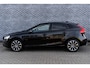 Volvo V40 1.5 T3 Dynamic Edition | Trekhaak | Achteruitrijcamera | Parkeersensoren | Panoramadak | Harman Kardon Audio | Parkeerverwarming | Keyless Entry | Stoelverwarming | LED Koplampen | Alarm