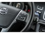 Volvo V40 1.5 T3 Dynamic Edition | Trekhaak | Achteruitrijcamera | Parkeersensoren | Panoramadak | Harman Kardon Audio | Parkeerverwarming | Keyless Entry | Stoelverwarming | LED Koplampen | Alarm