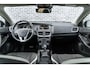 Volvo V40 1.5 T3 Dynamic Edition | Trekhaak | Achteruitrijcamera | Parkeersensoren | Panoramadak | Harman Kardon Audio | Parkeerverwarming | Keyless Entry | Stoelverwarming | LED Koplampen | Alarm