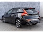 Volvo V40 1.5 T3 Dynamic Edition | Trekhaak | Achteruitrijcamera | Parkeersensoren | Panoramadak | Harman Kardon Audio | Parkeerverwarming | Keyless Entry | Stoelverwarming | LED Koplampen | Alarm