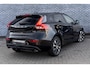 Volvo V40 1.5 T3 Dynamic Edition | Trekhaak | Achteruitrijcamera | Parkeersensoren | Panoramadak | Harman Kardon Audio | Parkeerverwarming | Keyless Entry | Stoelverwarming | LED Koplampen | Alarm