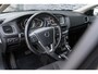 Volvo V40 1.5 T3 Dynamic Edition | Trekhaak | Achteruitrijcamera | Parkeersensoren | Panoramadak | Harman Kardon Audio | Parkeerverwarming | Keyless Entry | Stoelverwarming | LED Koplampen | Alarm