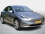 Tesla Model Y Long Range AWD 75 kWh SoH 92,1% / Originele Trekhaak / PREMIUM-Pakket / Autopilot / Panoramadak / 5X Stoelverwarming / 3 Fase /