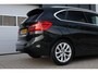 BMW 2-Serie Active Tourer 218i High Executive | Panorama dak | Trekhaak | LEER | VEEL OPTIES!