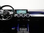 Mercedes-Benz EQB 300 4MATIC AMG Line 69,7 kWh 228pk Dealer O.H. | Camera | MBUX Widescreen Navi | Alcantara Sportstoelen Verwarmd | Sfeerverlichting | Night Pakket | Cruise Control | Virtual | DAB |