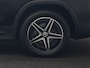 Mercedes-Benz EQB 300 4MATIC AMG Line 69,7 kWh 228pk Dealer O.H. | Camera | MBUX Widescreen Navi | Alcantara Sportstoelen Verwarmd | Sfeerverlichting | Night Pakket | Cruise Control | Virtual | DAB |