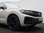 Volkswagen Touareg 3.0 TSi eHybrid 4MOTION R Edition 462 PK| SoH 100% | V6 | Panoramadak | Leder Interieur | Luchtvering | Navigatie | Dodehoekdetectie | 360 Camera | Head-Updisplay | Stoelverwarming Voor & Achter