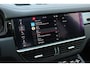 Porsche Cayenne 3.0 E-Hybrid FULL BLACK / PANO-DAK / SPORT CHRONO / LUCHTVERING / TREKHAAK / NAVIGATIE/ONDERHOUDSHISTORY / CARPLAY