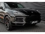 Porsche Cayenne 3.0 E-Hybrid FULL BLACK / PANO-DAK / SPORT CHRONO / LUCHTVERING / TREKHAAK / NAVIGATIE/ONDERHOUDSHISTORY / CARPLAY
