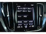 Volvo V60 2.0 B3 Business Pro | Semi Electrische Wegklapbare Trekhaak | Adaptive Cruise Control | Stoelverwarming | BLIS | Parkeersensoren voor + achter | Parkeercamera | Stuurwielverwarming | Navigatie |