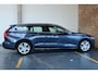 Volvo V60 2.0 B3 Business Pro | Semi Electrische Wegklapbare Trekhaak | Adaptive Cruise Control | Stoelverwarming | BLIS | Parkeersensoren voor + achter | Parkeercamera | Stuurwielverwarming | Navigatie |