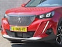 Peugeot 2008 130pk Allure Pack | 1ste eigenaar | Camera | Navigatie | Climate | LEER/Stof | 17"LMV | AUTOMAAT