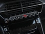 Peugeot 2008 130pk Allure Pack | 1ste eigenaar | Camera | Navigatie | Climate | LEER/Stof | 17"LMV | AUTOMAAT