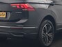 Volkswagen Tiguan 1.4 TSI eHybrid Life PHEV 245pk Dealer O.H. | Adaptive Cruise | 360 Camera | Stoelen & Stuur Verwarmd | Apple Carplay | Keyless | Blis | Navigatie | DAB | Virtual | Plug In Hybrid |