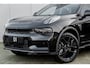 Lynk & Co 01 276PK More | 360 Graden Camera | Harman Kardon | Panoramadak | Elektrisch bedienbare voorstoel met geheugen | Keyless Entry | Getint glas | Adaptieve Cruise Control | Dodehoekassistent | Sfeerverlichting | Stuurwielverwarming | Stoelverwarming