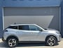 Peugeot 2008 1.2 Hybrid 145 PK Allure | Automaat Hybride | Slechts 10.800 KM Gereden | Navigatie | Keyless Entry | Climate Control | Cruise Control | Parkeersensoren V+A | LED Verlichting | Grip Control | All Season Banden | Half Lederen Bekleding | Hoge Zitpositie |