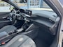 Peugeot 2008 1.2 Hybrid 145 PK Allure | Automaat Hybride | Slechts 10.800 KM Gereden | Navigatie | Keyless Entry | Climate Control | Cruise Control | Parkeersensoren V+A | LED Verlichting | Grip Control | All Season Banden | Half Lederen Bekleding | Hoge Zitpositie |