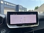 Peugeot 2008 1.2 Hybrid 145 PK Allure | Automaat Hybride | Slechts 10.800 KM Gereden | Navigatie | Keyless Entry | Climate Control | Cruise Control | Parkeersensoren V+A | LED Verlichting | Grip Control | All Season Banden | Half Lederen Bekleding | Hoge Zitpositie |