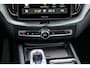 Volvo XC60 T6 Plug-in hybrid AWD Plus Black Edition | Gratis Trekhaak | Harman Kardon Audio | Head-up Display | 360 Graden Camera | Panoramadak | Lichtmetalen Velgen 21 inch | Elektrisch Verstelbare Voorstoelen | Keyless Entry | BLIS