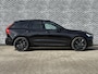 Volvo XC60 T6 Plug-in hybrid AWD Plus Black Edition | Gratis Trekhaak | Harman Kardon Audio | Head-up Display | 360 Graden Camera | Panoramadak | Lichtmetalen Velgen 21 inch | Elektrisch Verstelbare Voorstoelen | Keyless Entry | BLIS