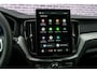 Volvo XC60 T6 Plug-in hybrid AWD Plus Black Edition | Gratis Trekhaak | Harman Kardon Audio | Head-up Display | 360 Graden Camera | Panoramadak | Lichtmetalen Velgen 21 inch | Elektrisch Verstelbare Voorstoelen | Keyless Entry | BLIS