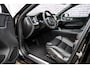 Volvo XC60 T6 Plug-in hybrid AWD Plus Black Edition | Gratis Trekhaak | Harman Kardon Audio | Head-up Display | 360 Graden Camera | Panoramadak | Lichtmetalen Velgen 21 inch | Elektrisch Verstelbare Voorstoelen | Keyless Entry | BLIS