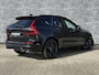 Volvo XC60 T6 Plug-in hybrid AWD Plus Black Edition | Gratis Trekhaak | Harman Kardon Audio | Head-up Display | 360 Graden Camera | Panoramadak | Lichtmetalen Velgen 21 inch | Elektrisch Verstelbare Voorstoelen | Keyless Entry | BLIS