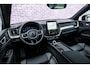 Volvo XC60 T6 Plug-in hybrid AWD Plus Black Edition | Gratis Trekhaak | Harman Kardon Audio | Head-up Display | 360 Graden Camera | Panoramadak | Lichtmetalen Velgen 21 inch | Elektrisch Verstelbare Voorstoelen | Keyless Entry | BLIS