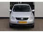 Volkswagen Fox 1.4 Trendline 75PK / 55kW, Airco, Apple Carplay, elektrische ramen en centrale vergrendeling, RCD200 4 seizoenen banden in zeer goede staat, elektrisch verstel- en verwarmbare buitenspiegels