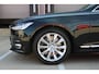 Volvo S90 T4 Business Luxury | Stoelverwarming | Dealeronderhouden | 56000KM! | Parkeersensoren voor + achter | Parkeercamera | BLIS | Keyless Entree | Climate Control |