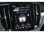 Volvo V60 B4 197PK AUT7 Core | Adaptive Cruise & Pilot Assist | Semi Elektr. Trekhaak | 18" Velgen | Google Services | BLIS | Lendesteun Verstelling | Led Koplampen | Climate Control | Park Assist achter | Vapour Grey Metallic | City Weave Textile Blond