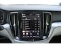 Volvo V60 B4 197PK AUT7 Core | Adaptive Cruise & Pilot Assist | Semi Elektr. Trekhaak | 18" Velgen | Google Services | BLIS | Lendesteun Verstelling | Led Koplampen | Climate Control | Park Assist achter | Vapour Grey Metallic | City Weave Textile Blond