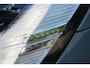 Volvo V60 B4 197PK AUT7 Core | Adaptive Cruise & Pilot Assist | Semi Elektr. Trekhaak | 18" Velgen | Google Services | BLIS | Lendesteun Verstelling | Led Koplampen | Climate Control | Park Assist achter | Vapour Grey Metallic | City Weave Textile Blond