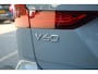 Volvo V60 B4 197PK AUT7 Core | Adaptive Cruise & Pilot Assist | Semi Elektr. Trekhaak | 18" Velgen | Google Services | BLIS | Lendesteun Verstelling | Led Koplampen | Climate Control | Park Assist achter | Vapour Grey Metallic | City Weave Textile Blond