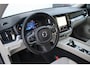 Volvo V60 B4 197PK AUT7 Core | Adaptive Cruise & Pilot Assist | Semi Elektr. Trekhaak | 18" Velgen | Google Services | BLIS | Lendesteun Verstelling | Led Koplampen | Climate Control | Park Assist achter | Vapour Grey Metallic | City Weave Textile Blond