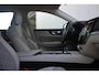 Volvo V60 B4 197PK AUT7 Core | Adaptive Cruise & Pilot Assist | Semi Elektr. Trekhaak | 18" Velgen | Google Services | BLIS | Lendesteun Verstelling | Led Koplampen | Climate Control | Park Assist achter | Vapour Grey Metallic | City Weave Textile Blond