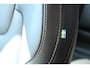 Volvo V60 2.0 T8 Plug-in hybrid AWD Plus Dark | Nappa leder met stoelventilatie en massage stoelen | Electrische stoelverstelling met geheugen | Stoel en stuurwielverwarming | Stoelverwarming achterbank | Verwarmbare voorruit | 360 Camera | Full Led koplampen |Harman Kardon premium audio | 19 inch LM velgen |