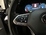 Volkswagen Golf 1.0 eTSI DSG Life Sfeerverlichting Virtual Cockpit Navigatie Parkeersensoren