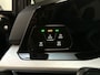 Volkswagen Golf 1.0 eTSI DSG Life Sfeerverlichting Virtual Cockpit Navigatie Parkeersensoren