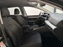 Volkswagen Golf 1.0 eTSI DSG Life Sfeerverlichting Virtual Cockpit Navigatie Parkeersensoren
