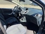 Ford Fiesta 1.25 Titanium X - Pack | 5 Deurs | Bluetooth | Climate Controle | Cruise Controle | Radio/CD met Aux en USB aansluiting | Voorruitverwarming | Parkeer sensoren achter | Trekhaak | NAP | Zeer mooi | Garantie |