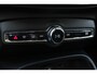 Volvo XC40 T4 Momentum | Stoelverwarming | Keyless Entree | Parkeercamera | Parkeersensoren voor + achter | Volvo on Call | Dealer Onderhouden | Navigatie | Half Lederen Bekleding | Elektrisch bedienbare achterklep
