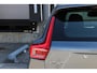 Volvo XC40 T4 Momentum | Stoelverwarming | Keyless Entree | Parkeercamera | Parkeersensoren voor + achter | Volvo on Call | Dealer Onderhouden | Navigatie | Half Lederen Bekleding | Elektrisch bedienbare achterklep